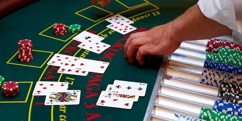 Các Chiến Lược Chơi Phỏm Tại Bigbet88